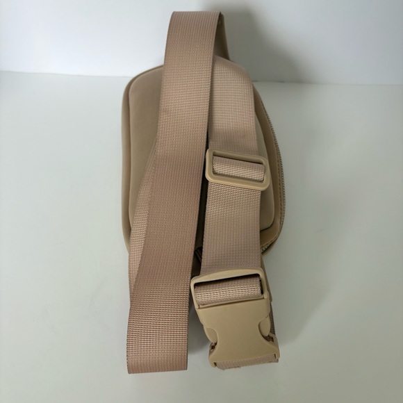 Steve Madden Quilted Belt Bag Beige Crossbody Fanny Pack - Picture 5 of 14